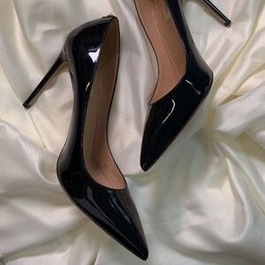 Valentino gatavani rockstud patent leather pumps